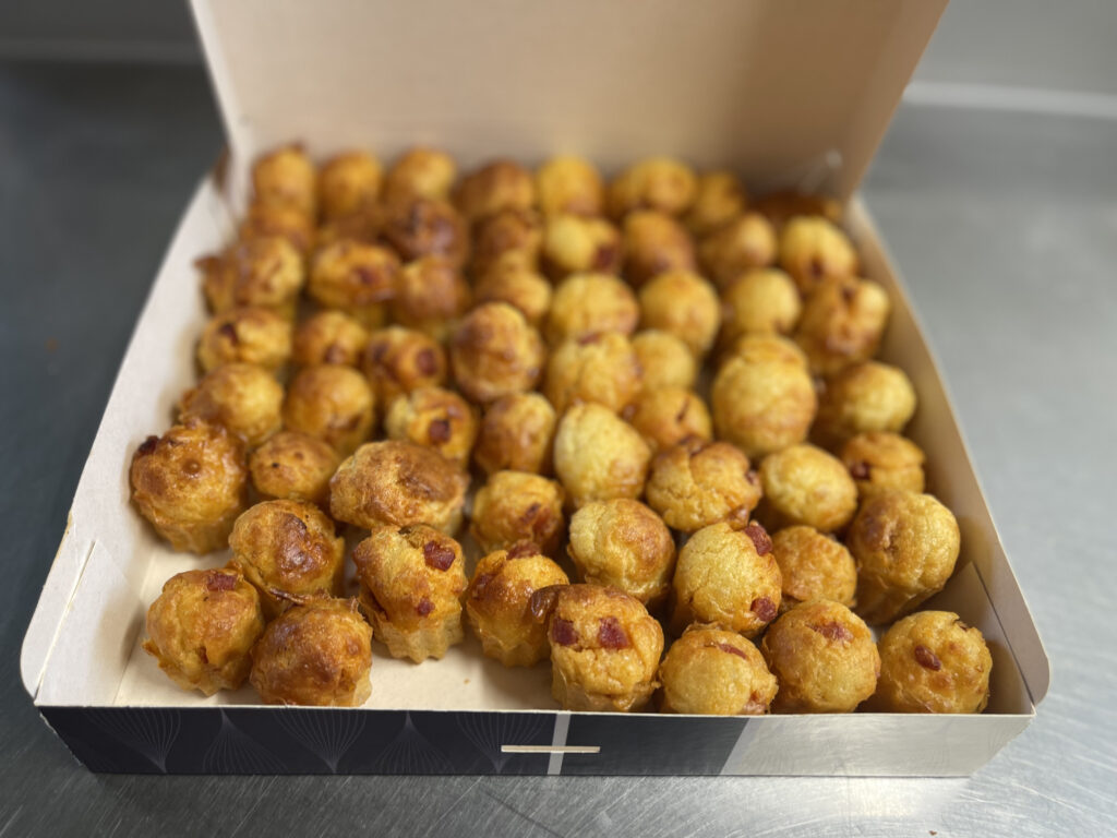 Les Gourmandises Demmanuelle Traiteur Guer Photo A Mettre Dans Longlet Canneles 2